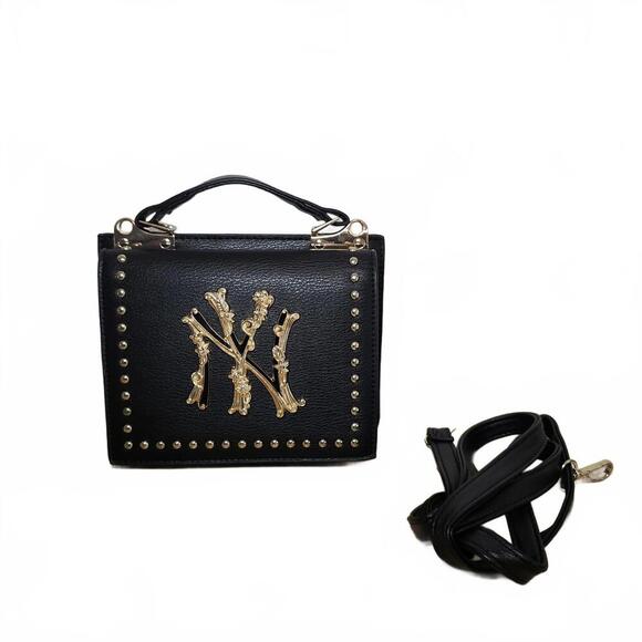NEW YORK YANKEES Black Leather WALLET LADIES WRISTLET ORGANIZER CLUTCH W Straps - Picture 1 of 8